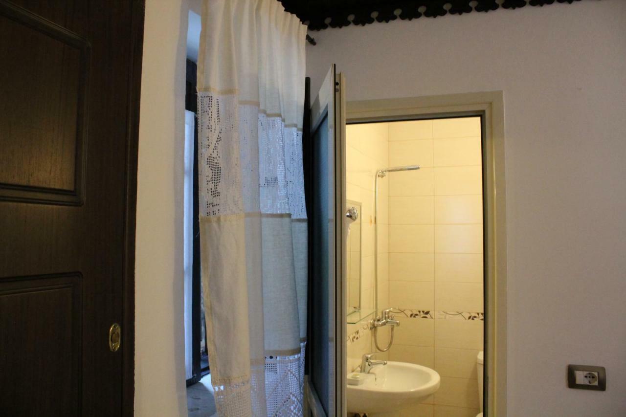 Aleksander Hotel